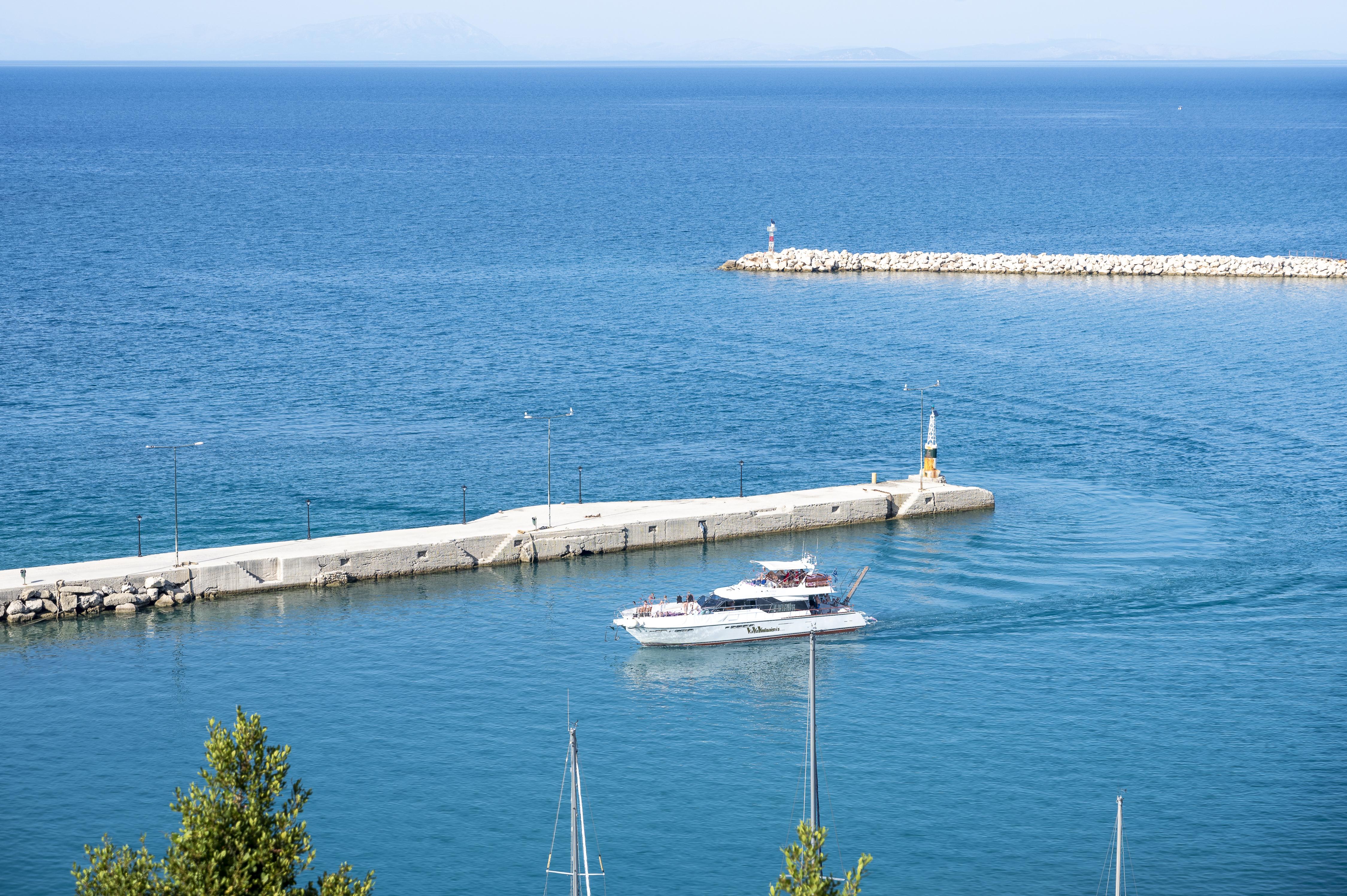 Faro Del Porto Lejlighed Poros  Eksteriør billede